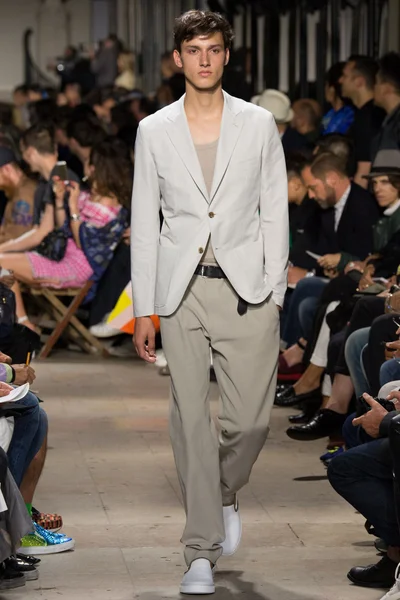Look 2